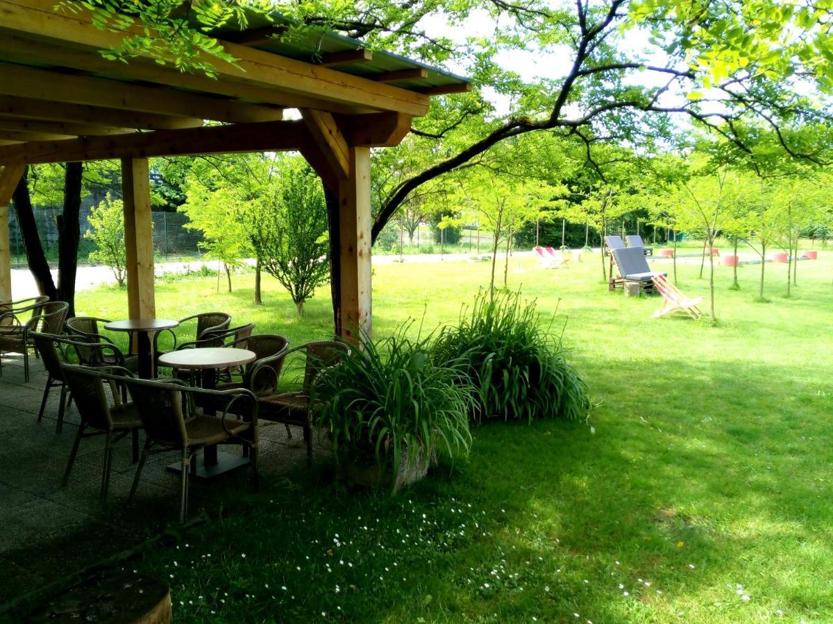 فندق Camping @ Nogometni Golf ليوبليانا المظهر الخارجي الصورة